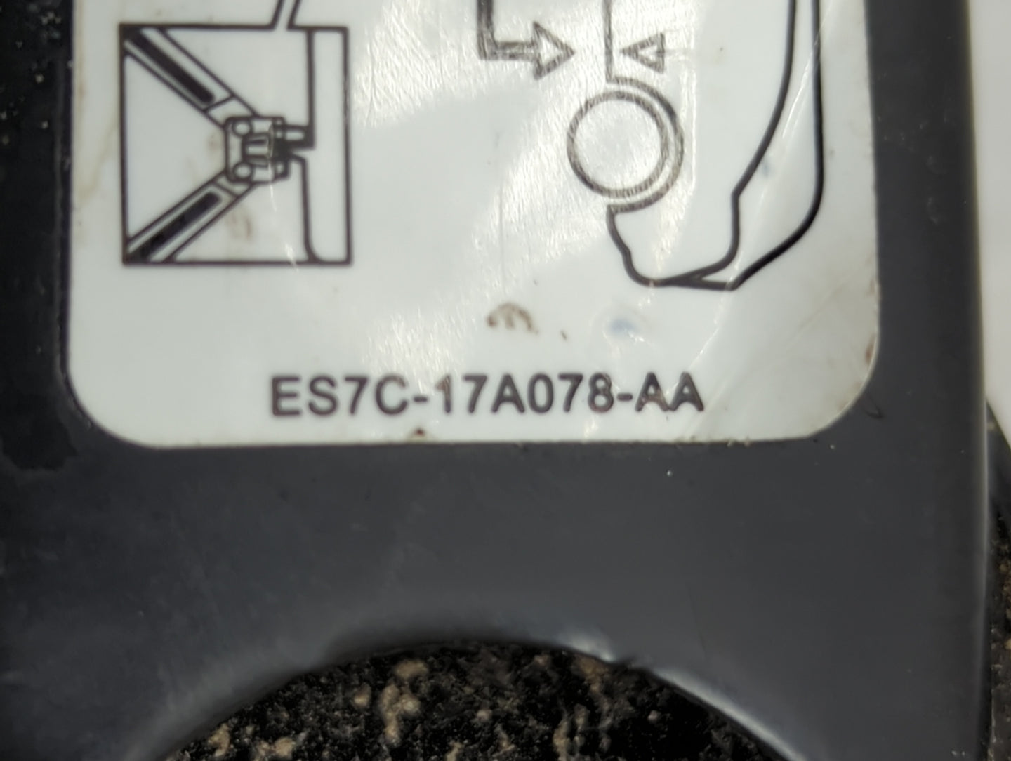 2018 Ford Fusion Spare Scissor Car Jack 1431778 - Oemusedautoparts1.com