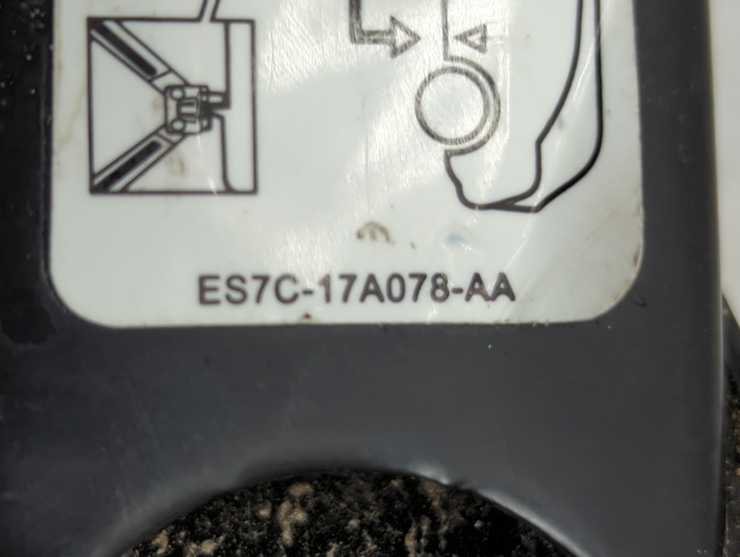 2018 Ford Fusion Spare Scissor Car Jack 1431778 - Oemusedautoparts1.com
