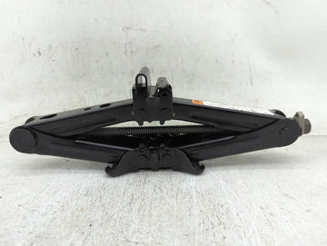 2018 Ford Fusion Spare Scissor Car Jack - Oemusedautoparts1.com