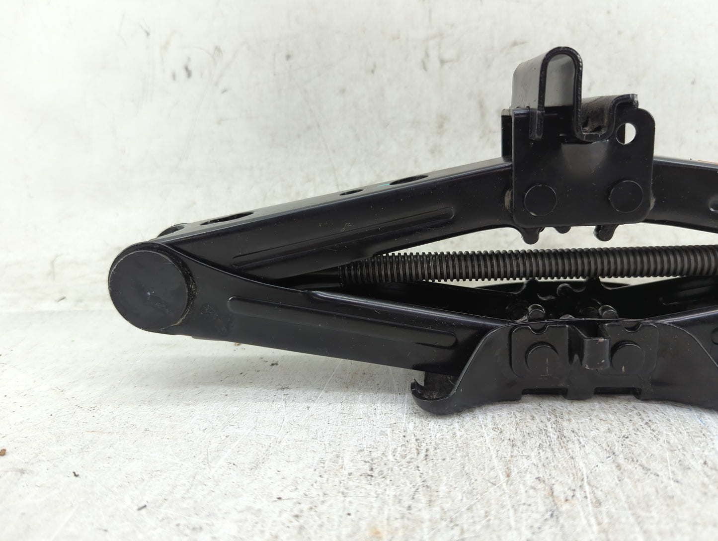 2018 Ford Fusion Spare Scissor Car Jack - Oemusedautoparts1.com