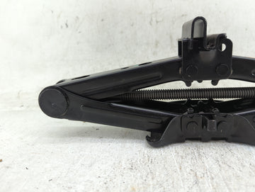 2018 Ford Fusion Spare Scissor Car Jack
