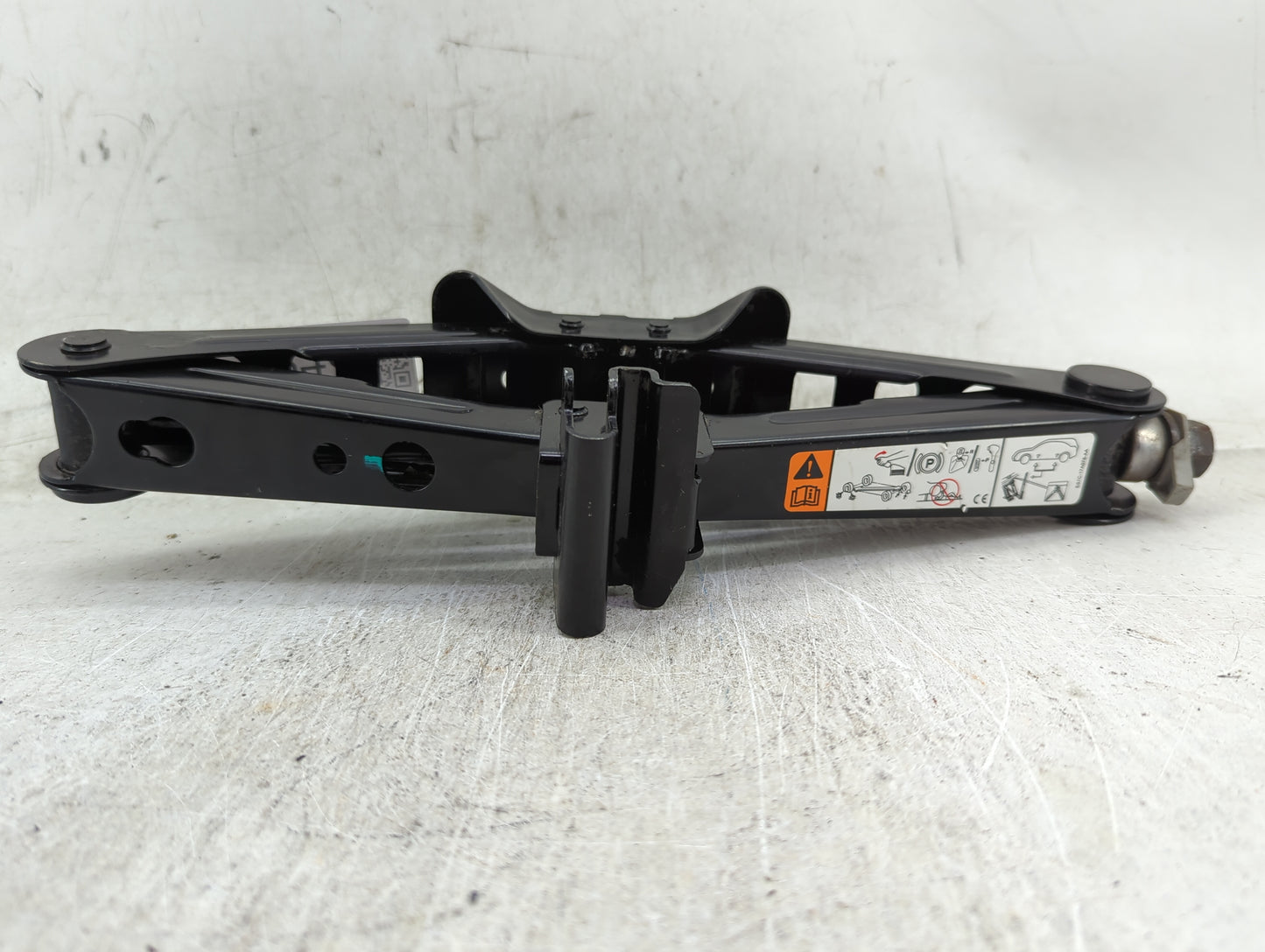2018 Ford Fusion Spare Scissor Car Jack 1431842 - Oemusedautoparts1.com