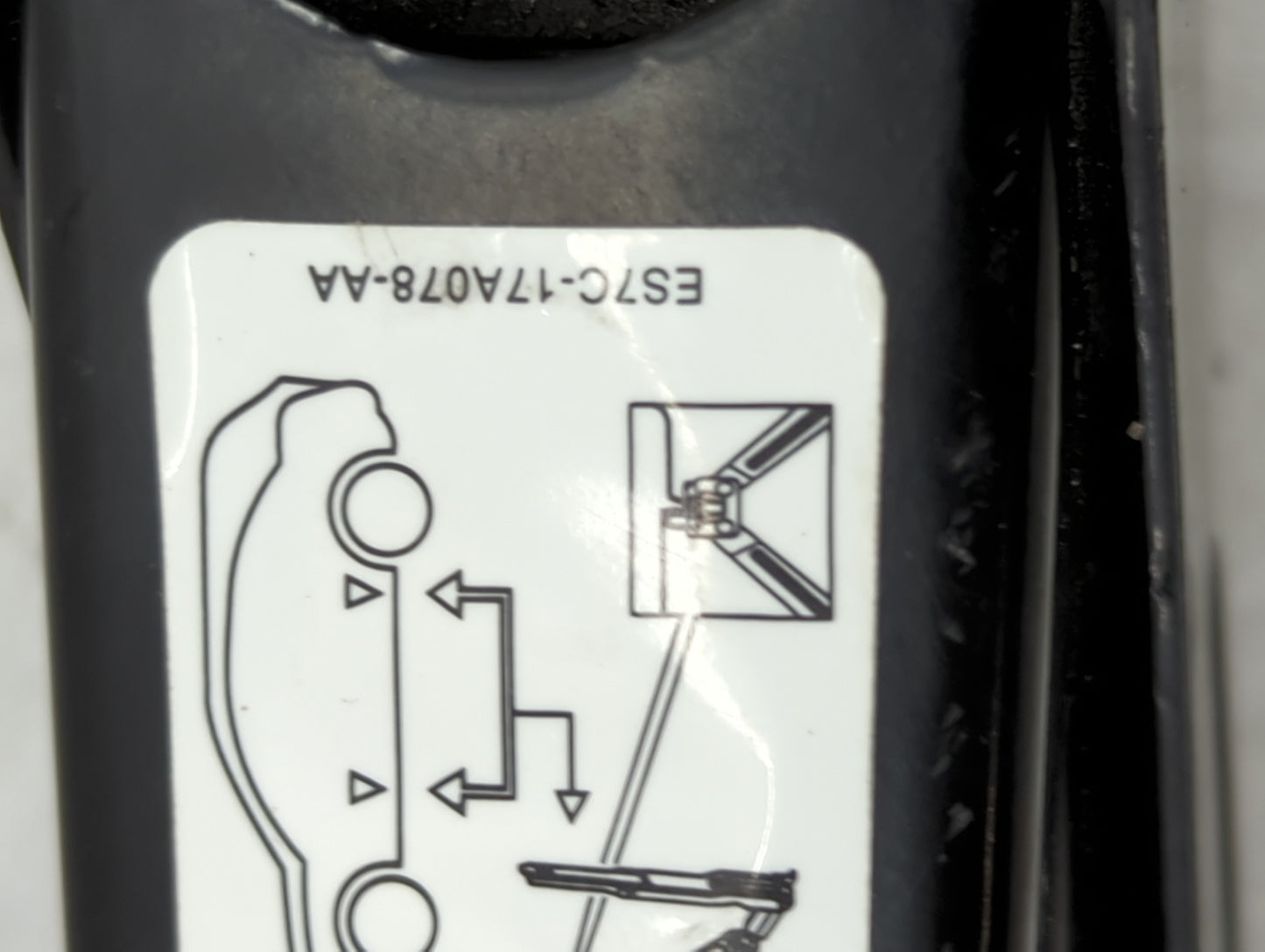 2018 Ford Fusion Spare Scissor Car Jack 1431842 - Oemusedautoparts1.com