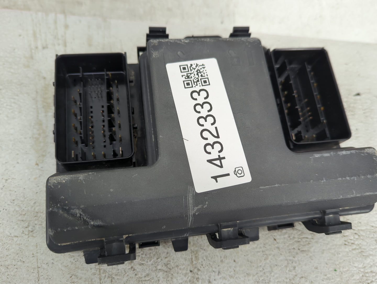 2017-2020 Ford Fusion Fusebox Fuse Box Panel Relay Module P/N:8T2T-14B192-AB 8T2T-14B192-BA, 8T2T-CA Fits Fits 2017 2018 201