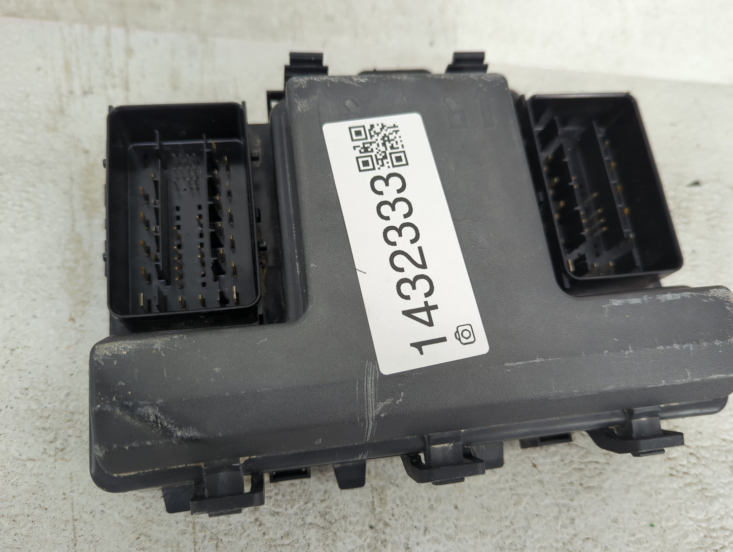 2017-2020 Ford Fusion Fusebox Fuse Box Panel Relay Module P/N:8T2T-14B192-AB 8T2T-14B192-BA, 8T2T-CA Fits Fits 2017 2018 201