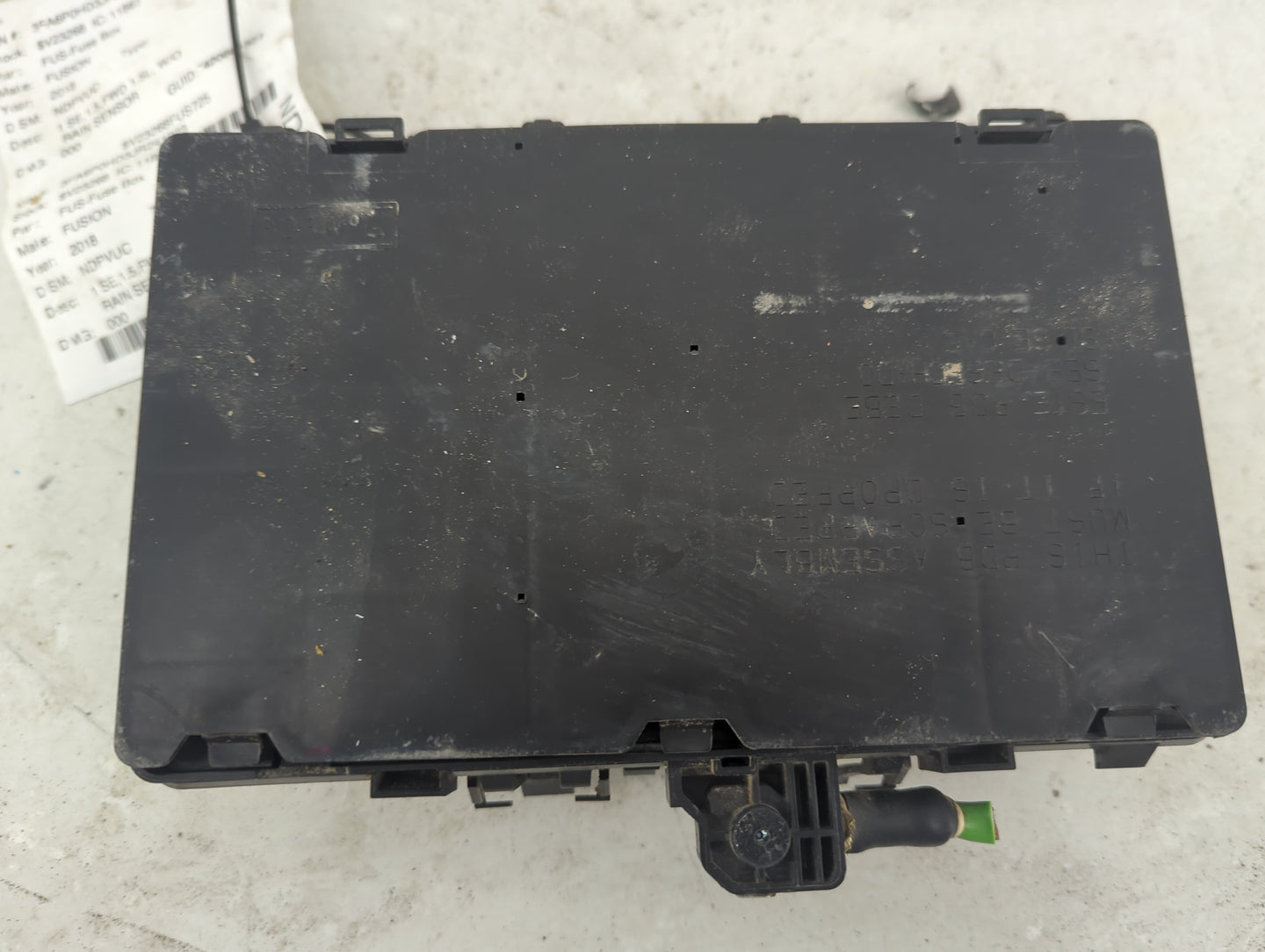 2017-2020 Ford Fusion Fusebox Fuse Box Panel Relay Module P/N:PA66-GF14 Fits Fits 2017 2018 2019 2020 OEM Used Auto Parts - 