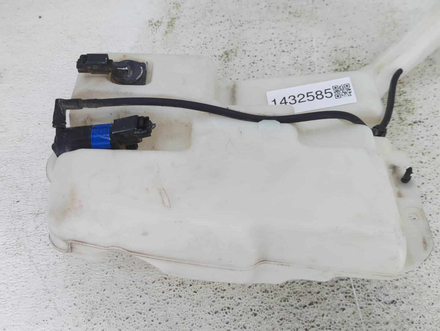 2017-2020 Ford Fusion Windshield Washer Fluid Reservoir Bottle Oem - Oemusedautoparts1.com