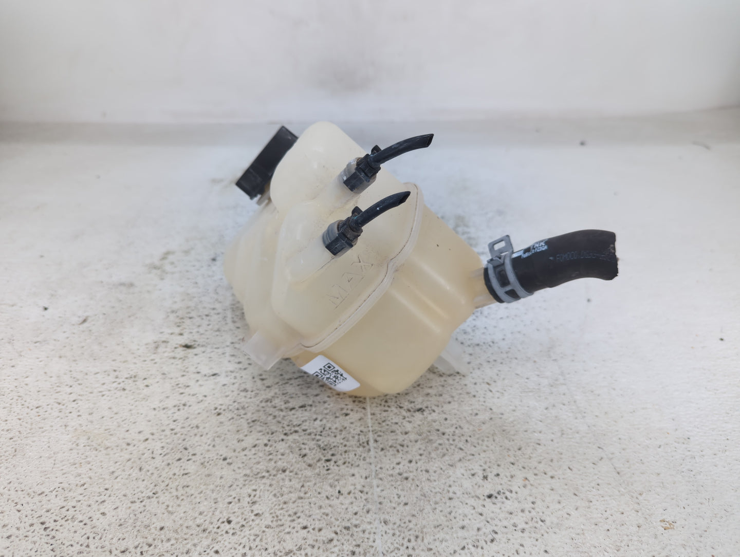 2017-2020 Ford Fusion Radiator Coolant Overflow Expansion Tank Bottle 1432601 - Oemusedautoparts1.com