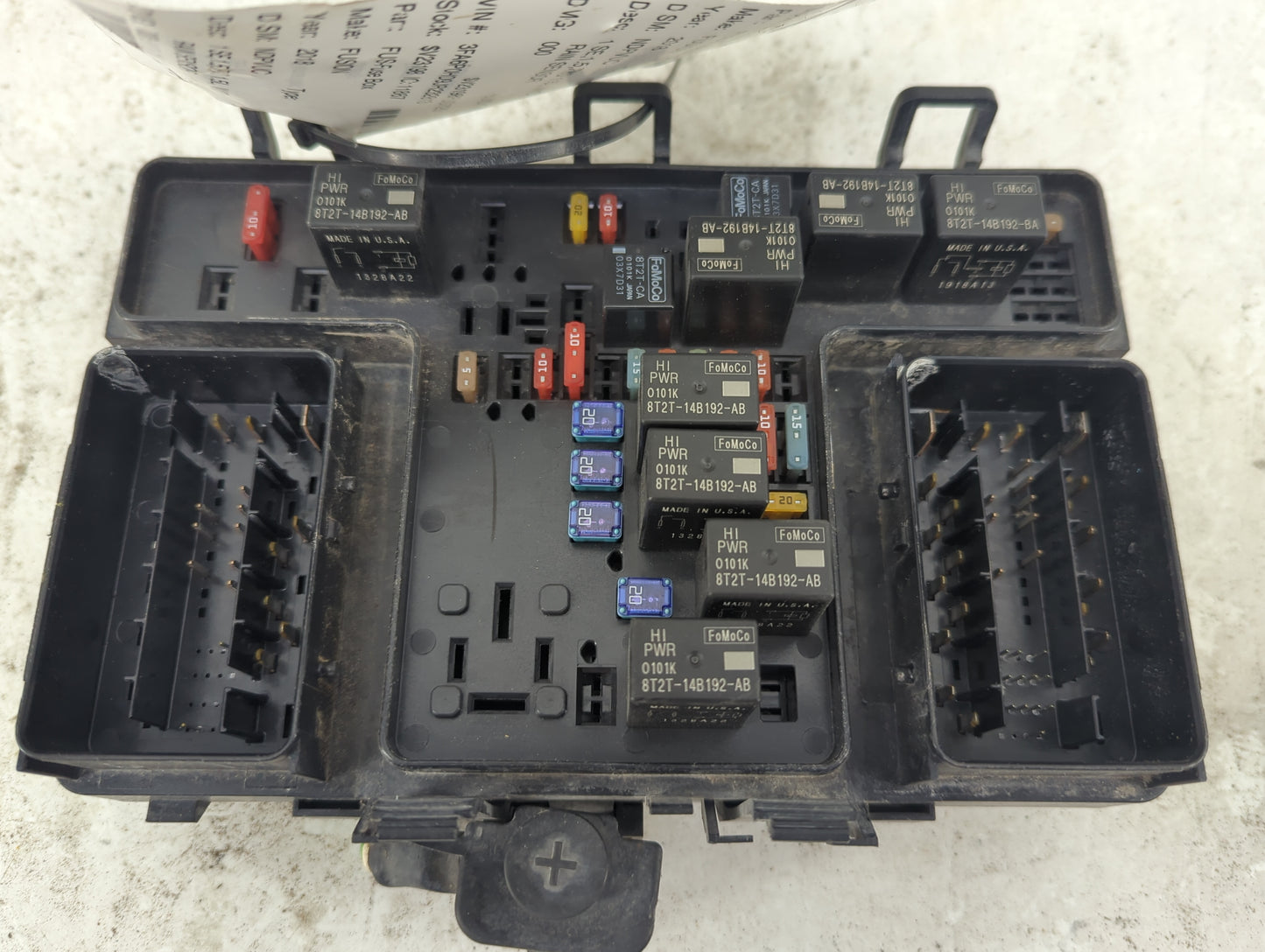 2017-2020 Ford Fusion Fusebox Fuse Box Panel Relay Module P/N:8T2T-14B192-AB 8T2T-14B192-BA, 8T2T-CA Fits Fits 2017 2018 201