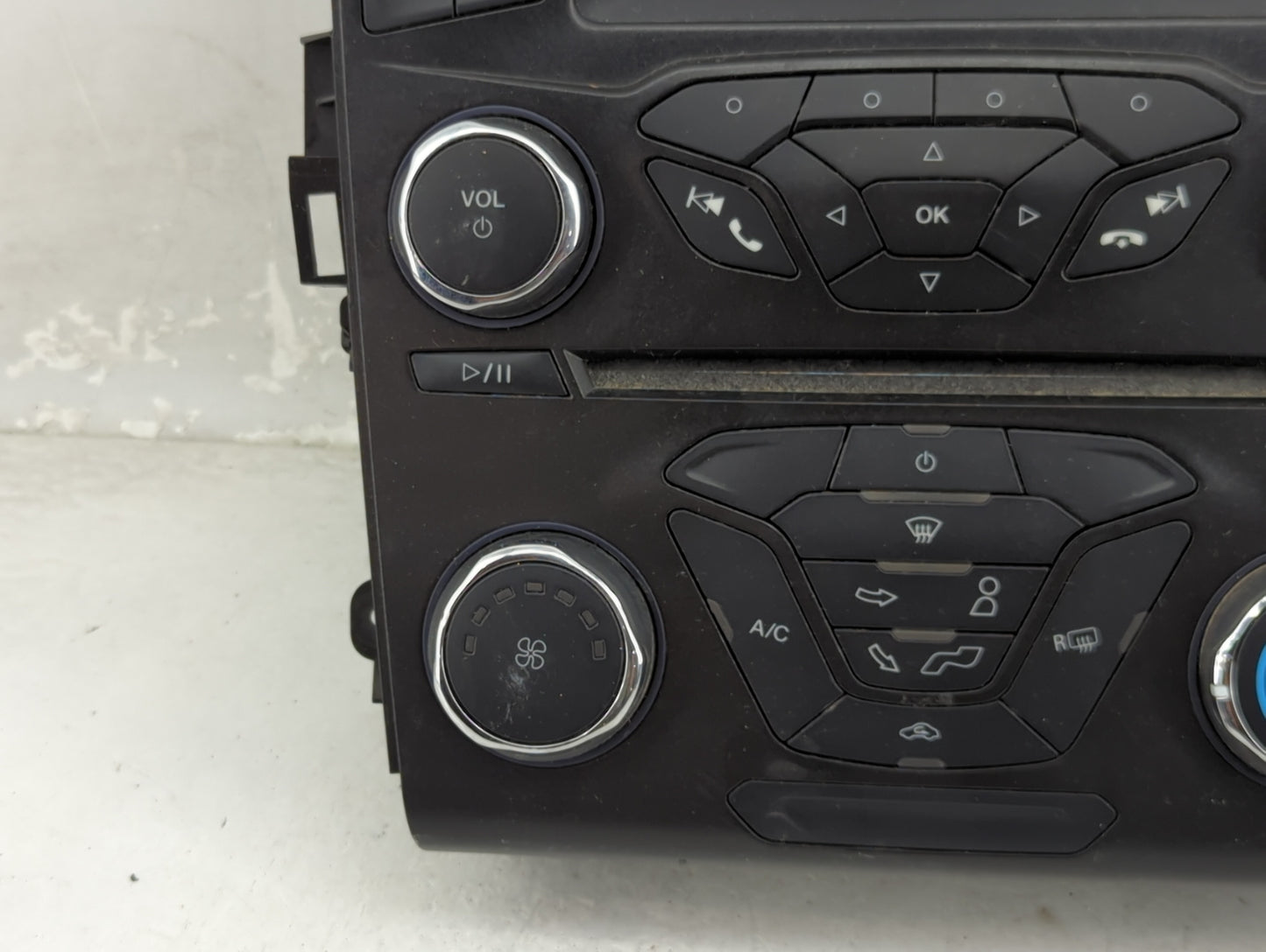 2017-2018 Ford Fusion Radio Control Panel - Oemusedautoparts1.com