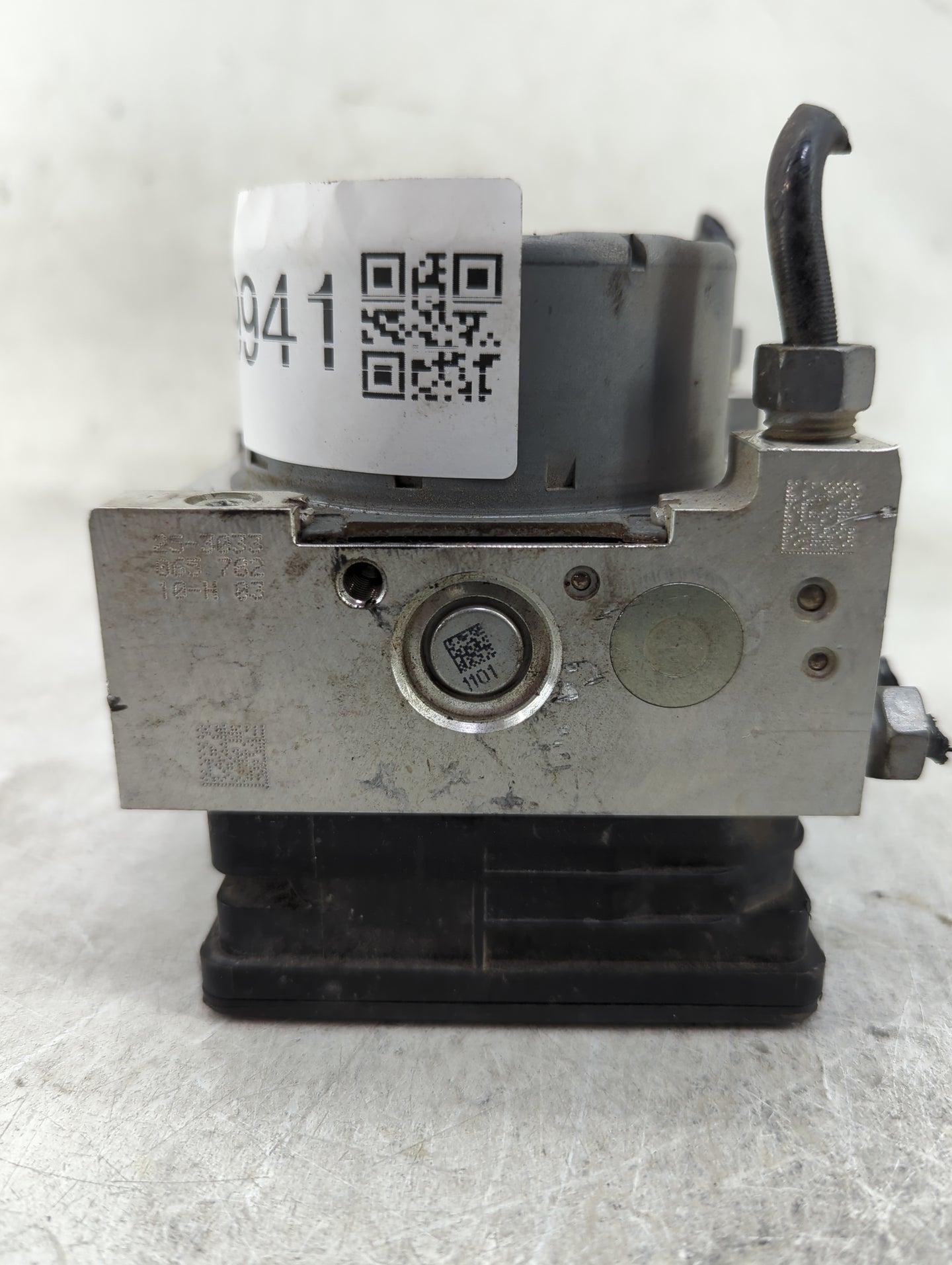 2017-2018 Ford Fusion ABS Pump Control Module Replacement P/N:HG9C-2B373-BH Fits Fits 2017 2018 OEM Used Auto Parts - Oemuse