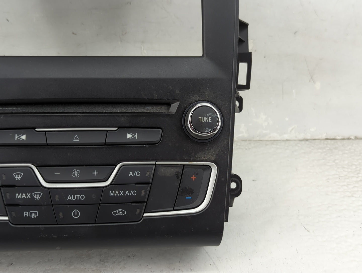2017-2020 Ford Fusion Radio Control Panel 1469234 - Oemusedautoparts1.com