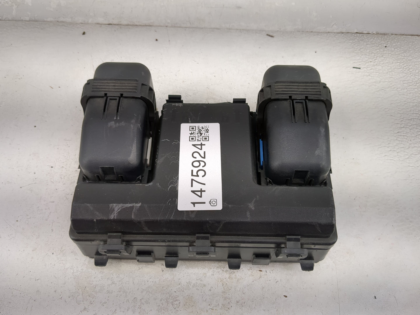 2017-2020 Ford Fusion Fusebox Fuse Box Panel Relay Module P/N:G2GT14A075AA 8T2T-14B192-AB Fits Fits 2017 2018 2019 2020 OEM 