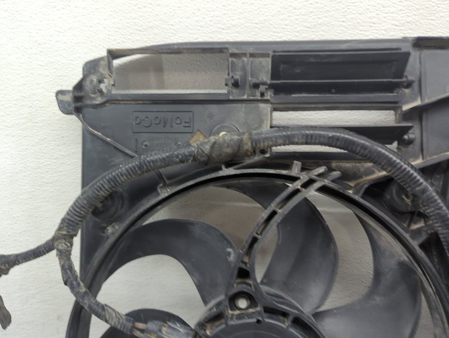 2016-2020 Ford Fusion Electric Radiator Cooling Fan Motor Assembly P/N:HG9T-8C290-BC 10891320 Fits Fits 2016 2017 2018 2019 