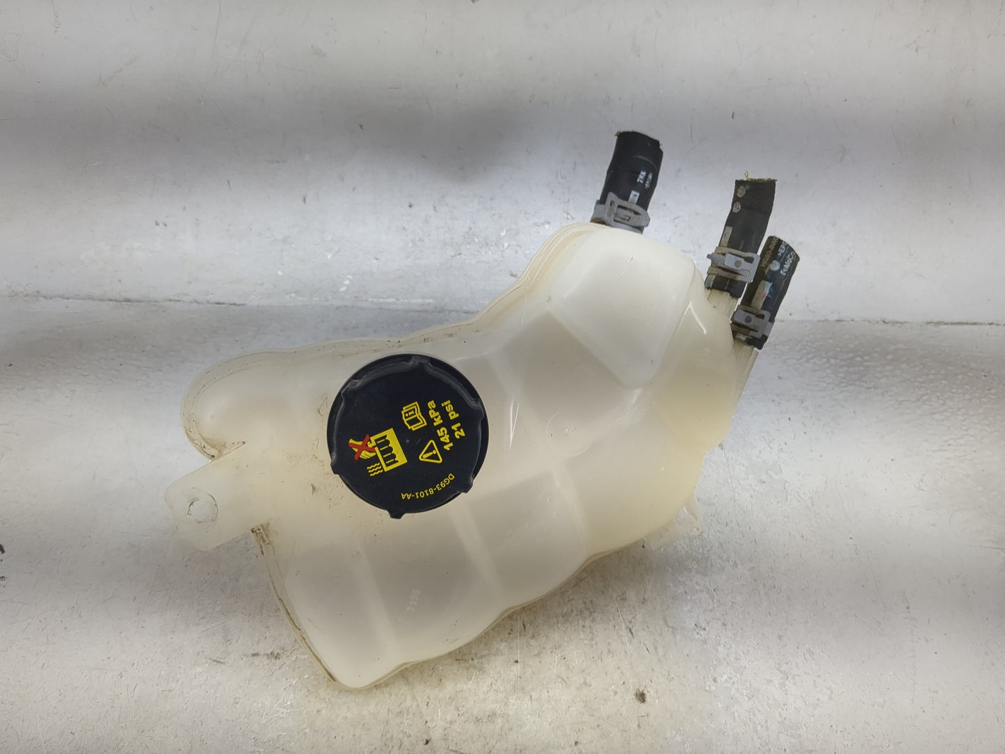 2013-2016 Ford Fusion Radiator Coolant Overflow Expansion Tank Bottle 1494686 - Oemusedautoparts1.com
