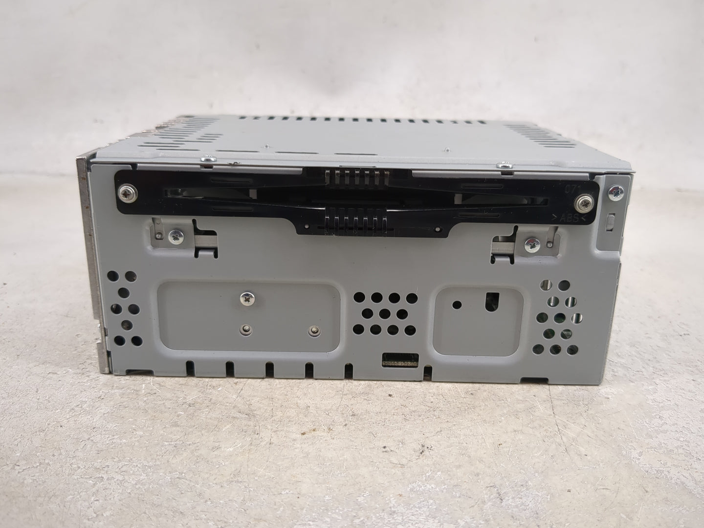 2018 Ford Fusion Radio AM FM Cd Player Receiver Replacement P/N:CQ-CJ15N04MC Fits OEM Used Auto Parts - Oemusedautoparts1.co