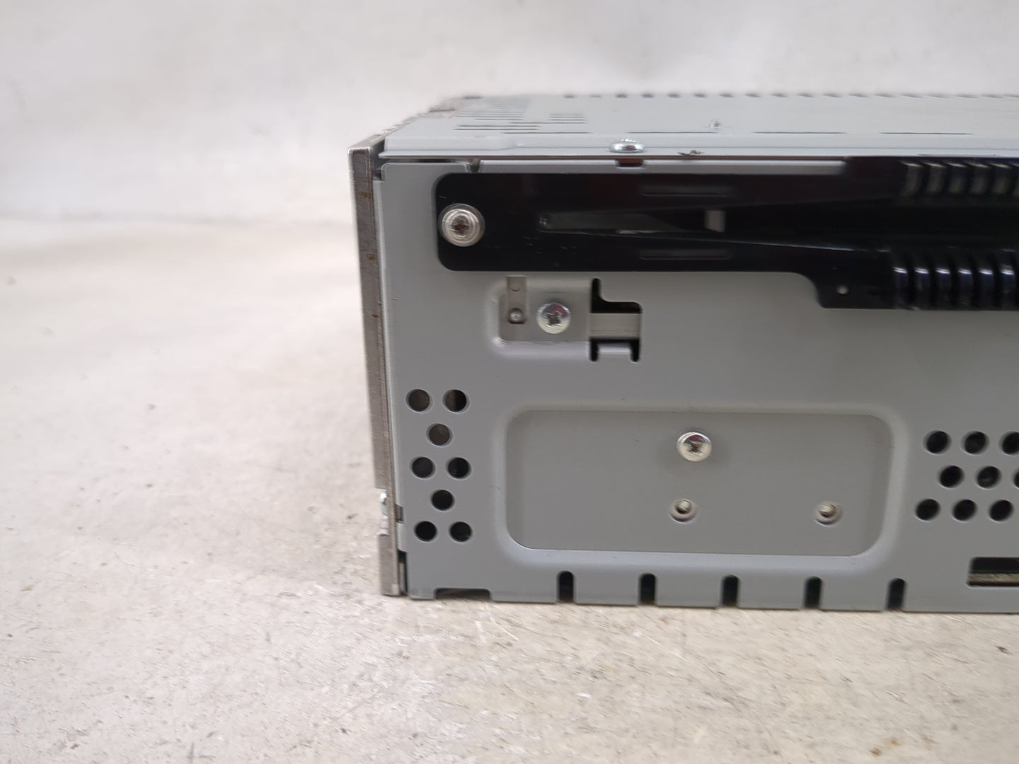 2018 Ford Fusion Radio AM FM Cd Player Receiver Replacement P/N:CQ-CJ15N04MC Fits OEM Used Auto Parts - Oemusedautoparts1.co