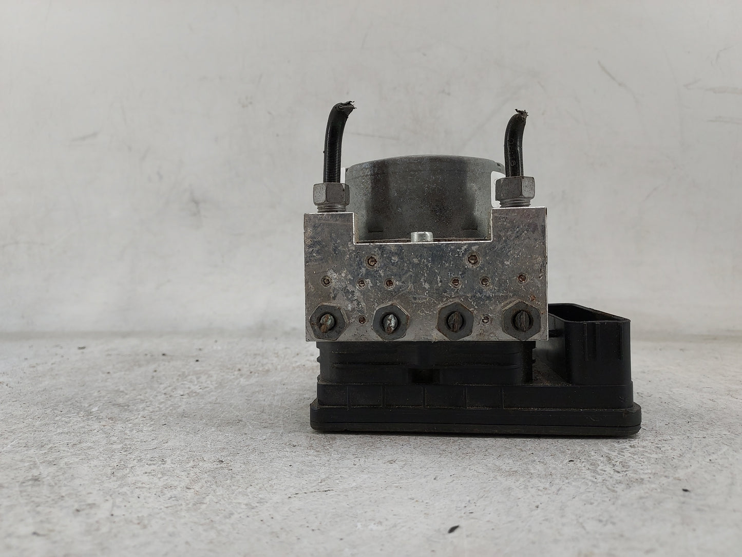 2017-2018 Ford Fusion ABS Pump Control Module Replacement P/N:HG9C-2B373-AH 25.0220-0743.4 Fits Fits 2017 2018 OEM Used Auto