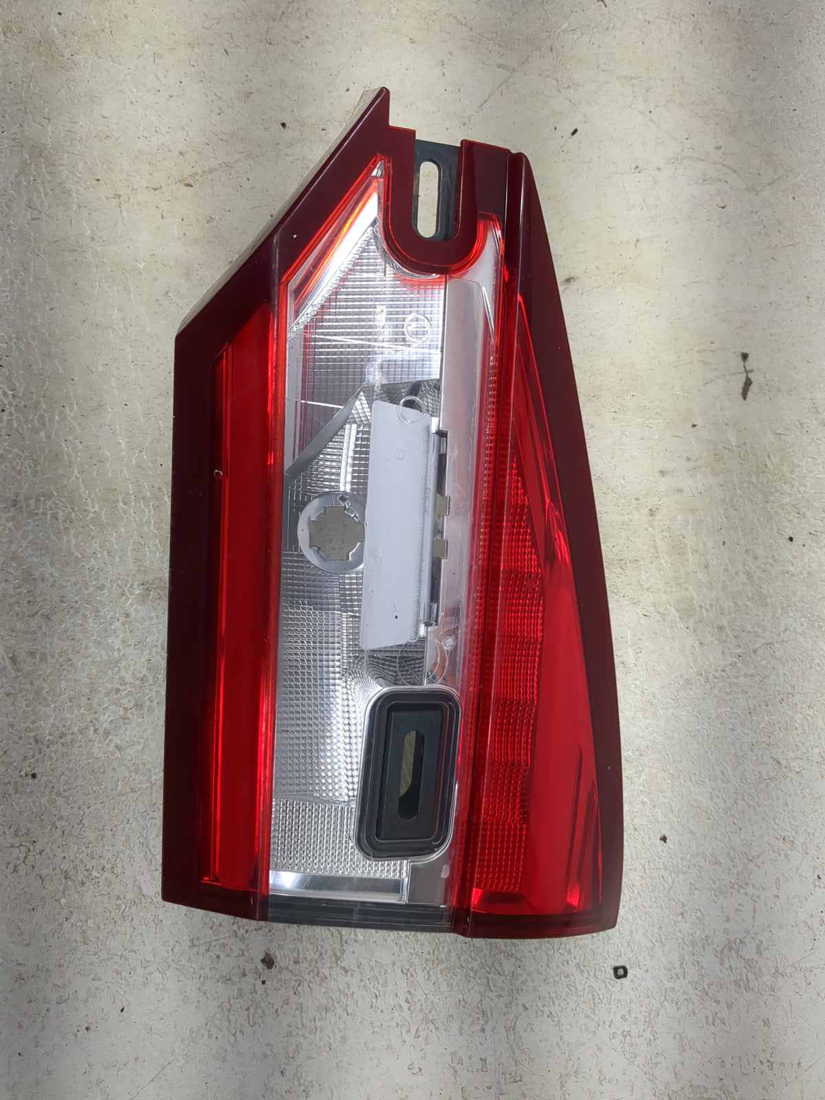 2018 Ford Fusion Passenger Right Side Deck Lid Mounted Tail Light 1512866 - Oemusedautoparts1.com