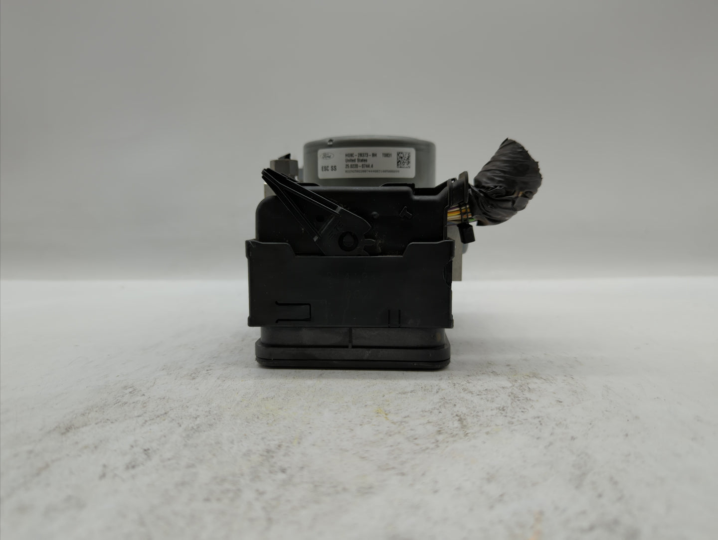 2017-2018 Ford Fusion ABS Pump Control Module Replacement P/N:HG9C-2B373-BG HG9C-2C219-LG, HG9C-2B373-BH Fits Fits 2017 2018