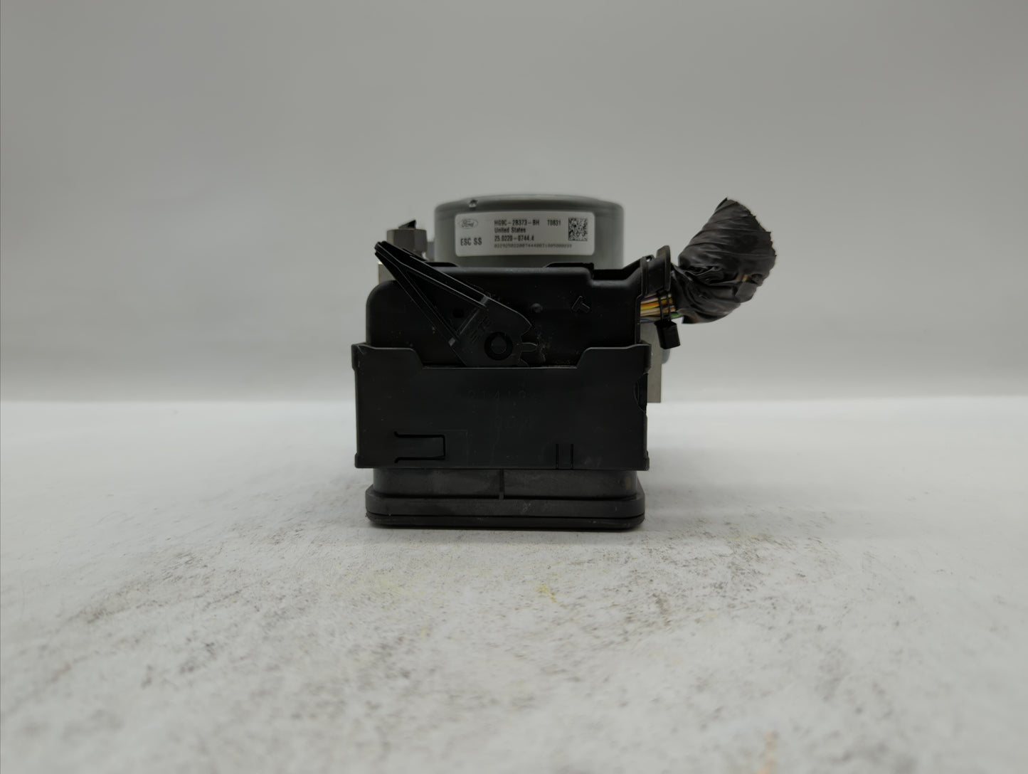 2017-2018 Ford Fusion ABS Pump Control Module Replacement P/N:HG9C-2B373-BG HG9C-2C219-LG, HG9C-2B373-BH Fits Fits 2017 2018