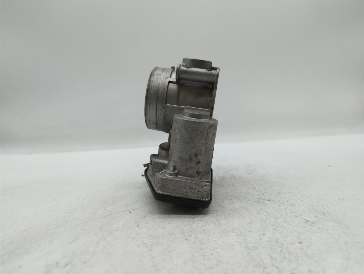 2013-2019 Ford Fusion Throttle Body P/N:DS7E-9F991-AK DS7E-9F991-AD Fits Fits 2013 2014 2015 2016 2017 2018 2019 2020 OEM Us