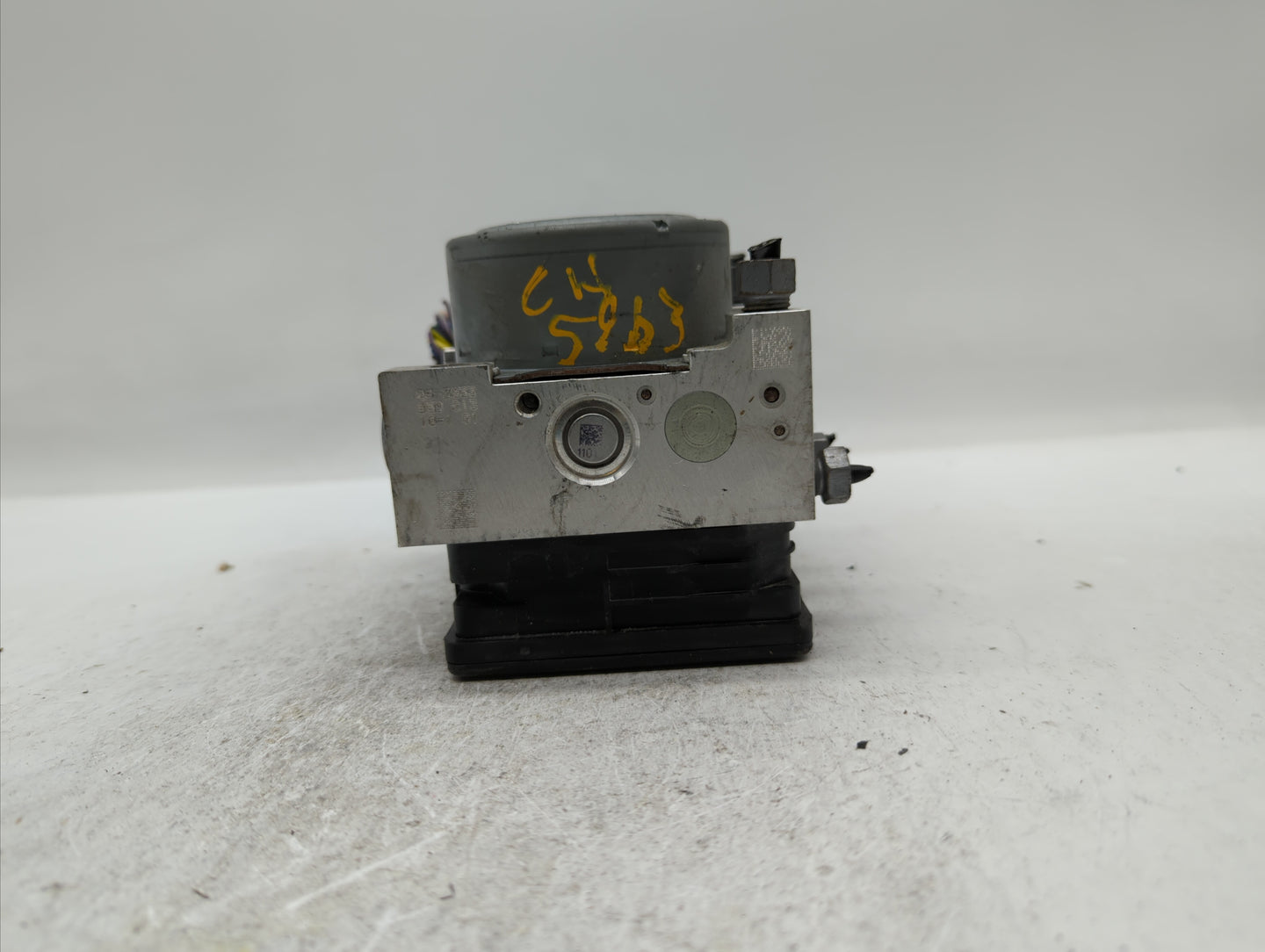 2017-2018 Ford Fusion ABS Pump Control Module Replacement P/N:HG9C-2B373-BG HG9C-2C219-LG, HG9C-2B373-BH Fits Fits 2017 2018