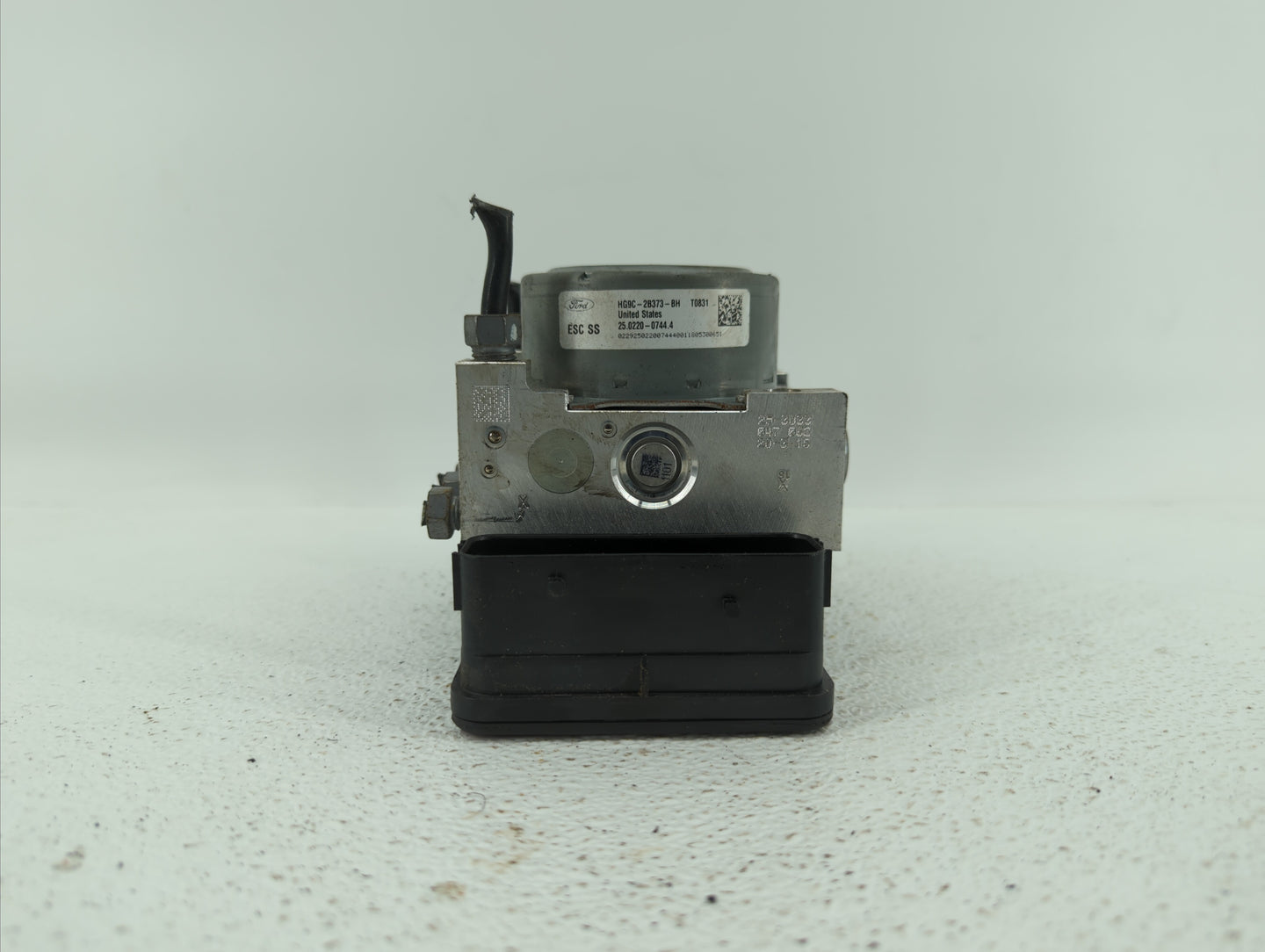 2017-2018 Ford Fusion ABS Pump Control Module Replacement P/N:HG9C-2B373-BG HG9C-2C219-LG, HG9C-2B373-BH Fits Fits 2017 2018