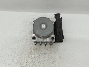 2017-2018 Ford Fusion ABS Pump Control Module Replacement P/N:HG9C-2B373-AH HG9C-2B373-CF, HG9C-2C219-MF Fits Fits 2017 2018 OEM Used Auto Parts