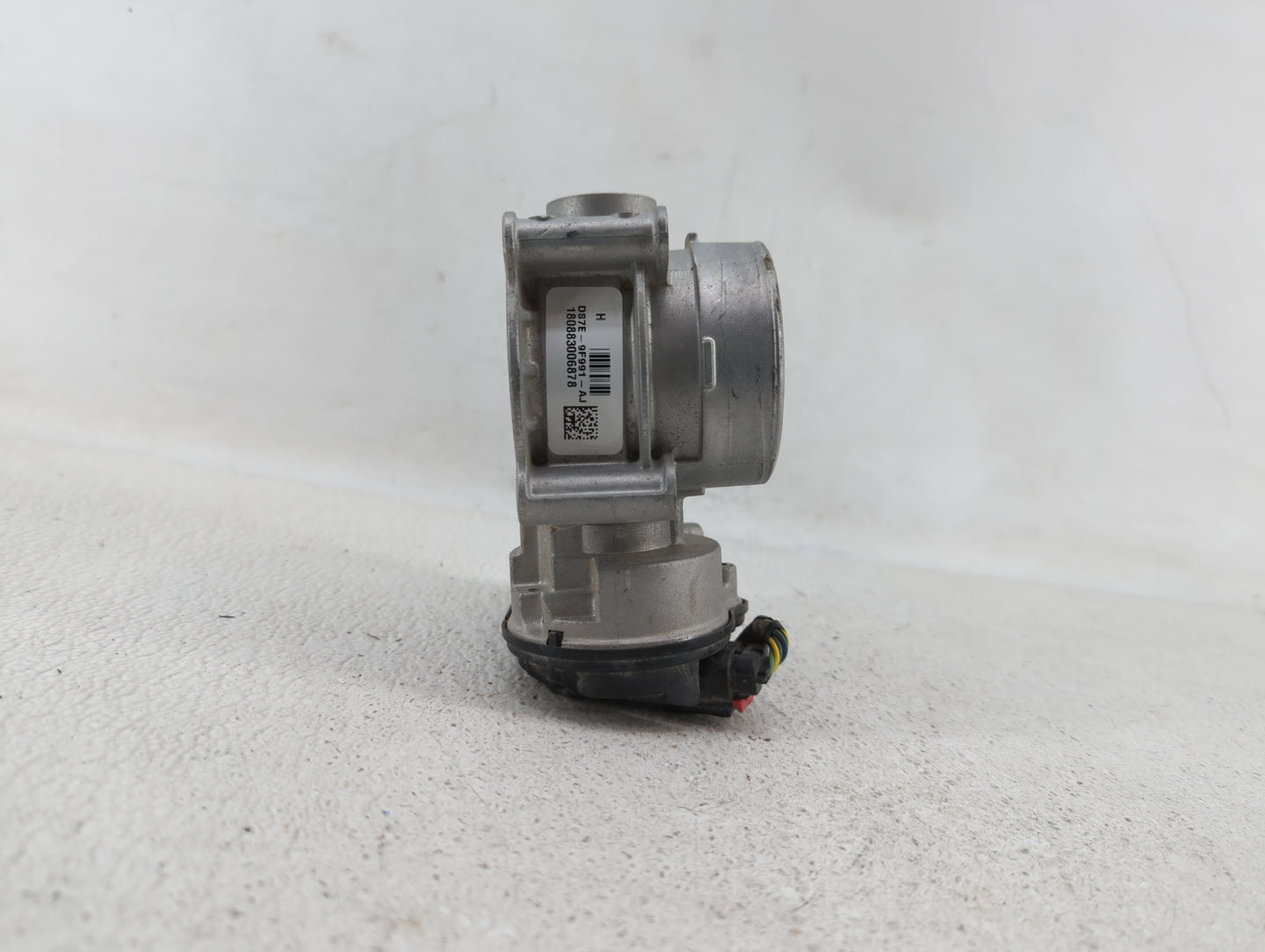 2013-2019 Ford Fusion Throttle Body P/N:DS7E-9F991-AK DS7E-9F991-AD Fits Fits 2013 2014 2015 2016 2017 2018 2019 2020 OEM Us