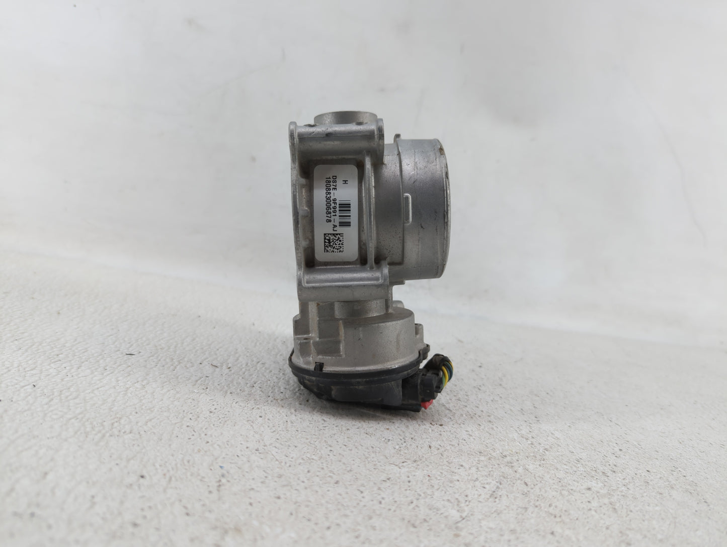 2013-2019 Ford Fusion Throttle Body P/N:DS7E-9F991-AK DS7E-9F991-AD Fits Fits 2013 2014 2015 2016 2017 2018 2019 2020 OEM Us