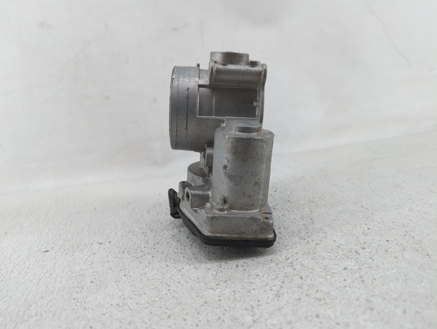 2013-2019 Ford Fusion Throttle Body P/N:DS7E-9F991-AK DS7E-9F991-AD Fits Fits 2013 2014 2015 2016 2017 2018 2019 2020 OEM Us