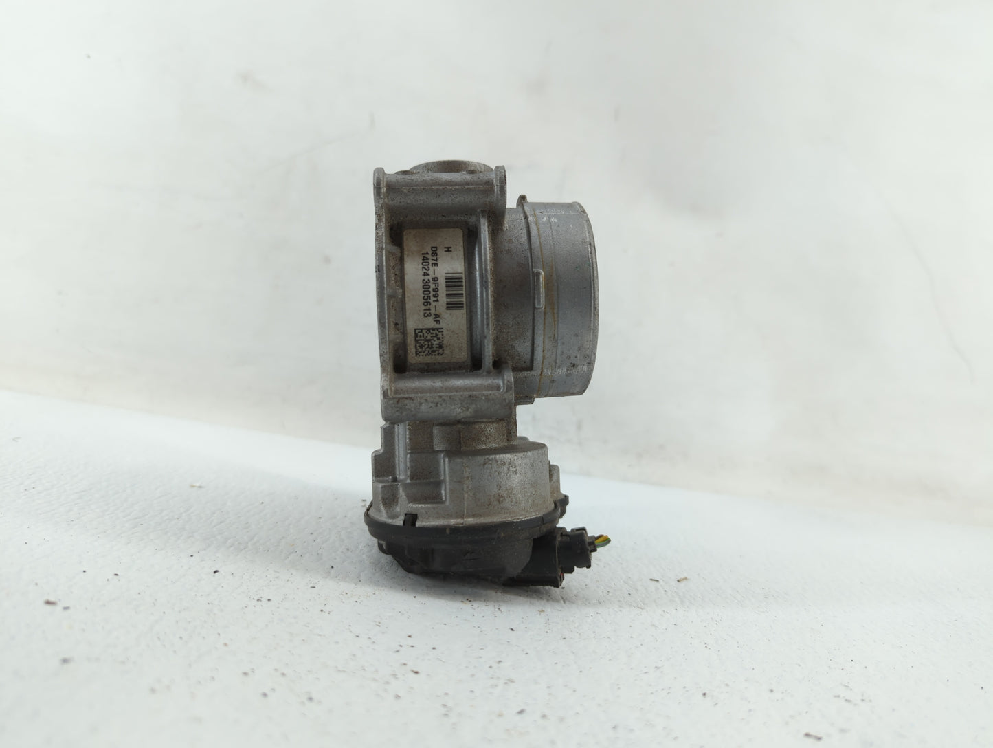 2013-2019 Ford Fusion Throttle Body P/N:DS7E-9F991-AK DS7E-9F991-AD Fits Fits 2013 2014 2015 2016 2017 2018 2019 2020 OEM Us