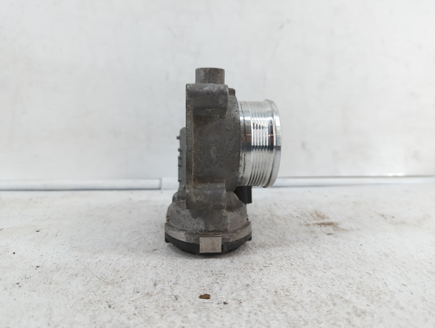 2014-2019 Ford Fusion Throttle Body P/N:0 280 750 566 DS7E-9F991-BB Fits Fits 2014 2015 2016 2017 2018 2019 OEM Used Auto Pa