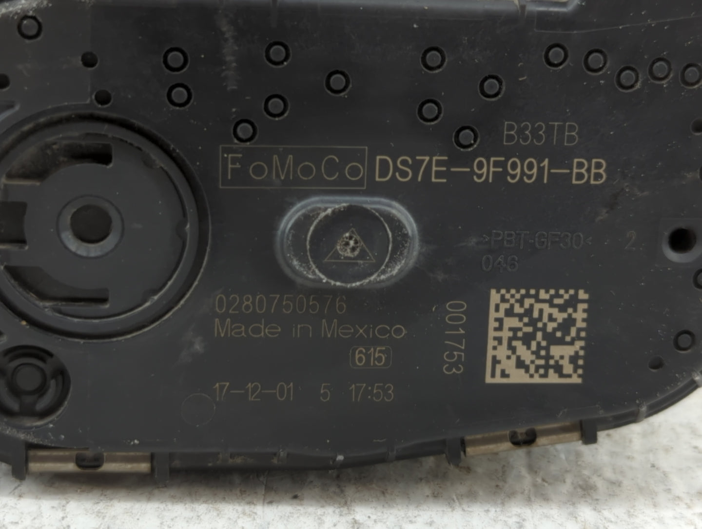 2014-2019 Ford Fusion Throttle Body P/N:0 280 750 566 DS7E-9F991-BB Fits Fits 2014 2015 2016 2017 2018 2019 OEM Used Auto Pa