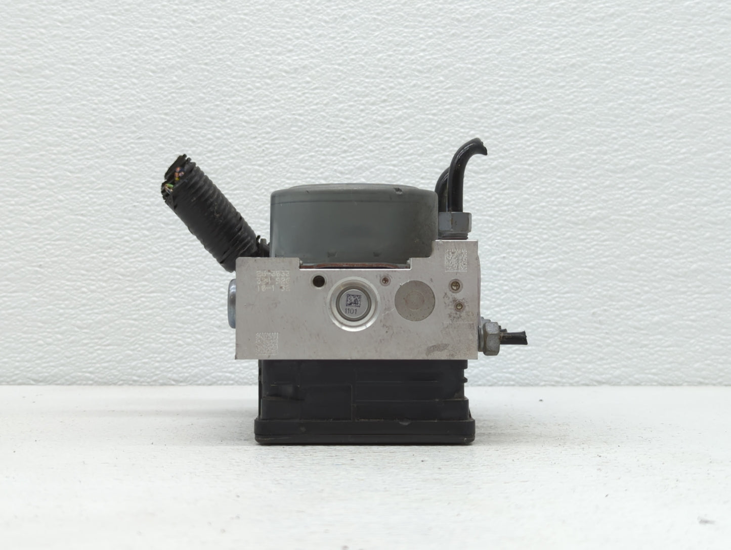 2017-2018 Ford Fusion ABS Pump Control Module Replacement P/N:HG9C-2B373-AH HG9C-2B373-CF, HG9C-2C219-MF Fits Fits 2017 2018