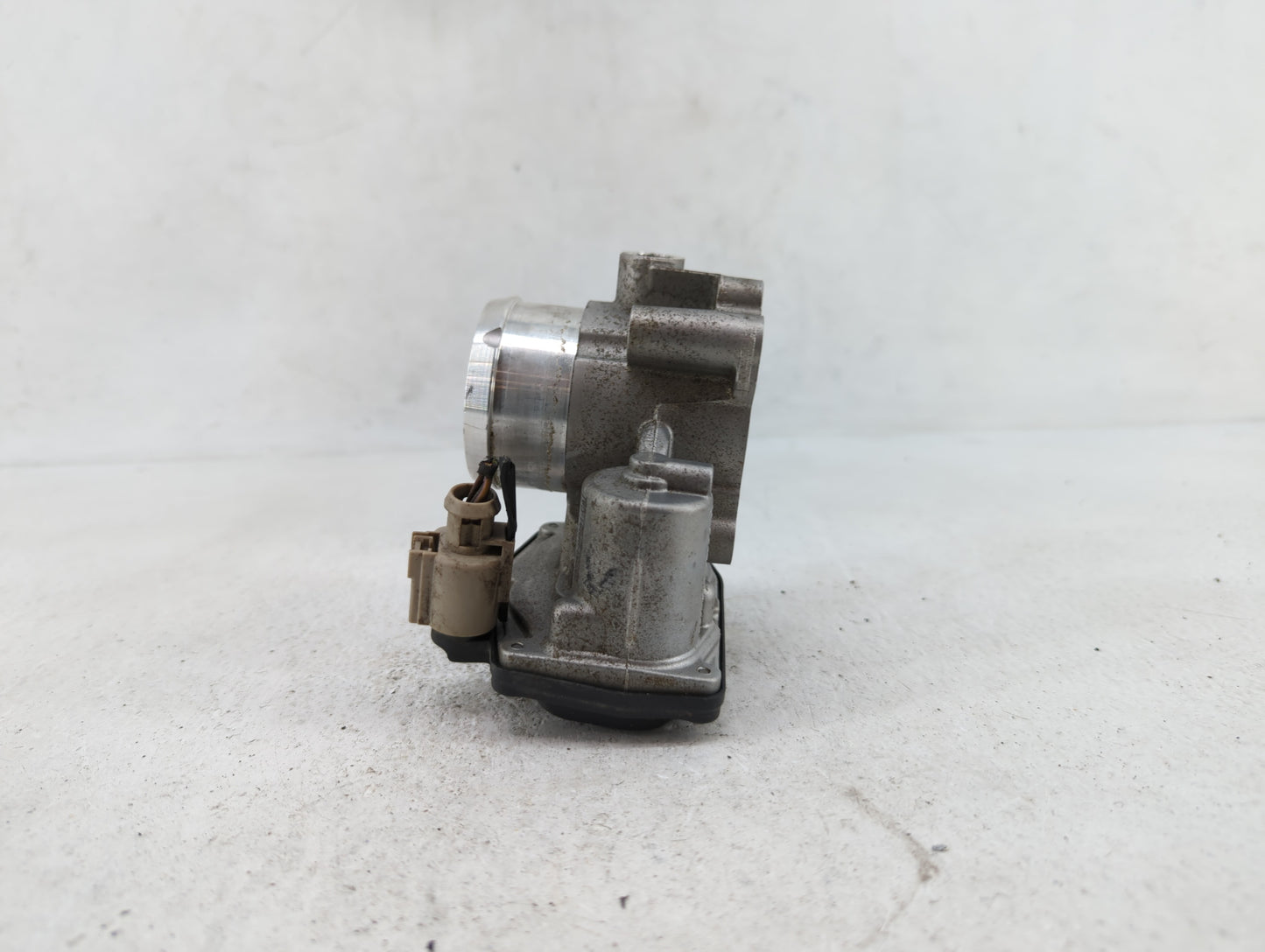 2014-2019 Ford Fusion Throttle Body P/N:DS7G-9F991-CA Fits Fits 2014 2015 2016 2017 2018 2019 OEM Used Auto Parts - Oemuseda