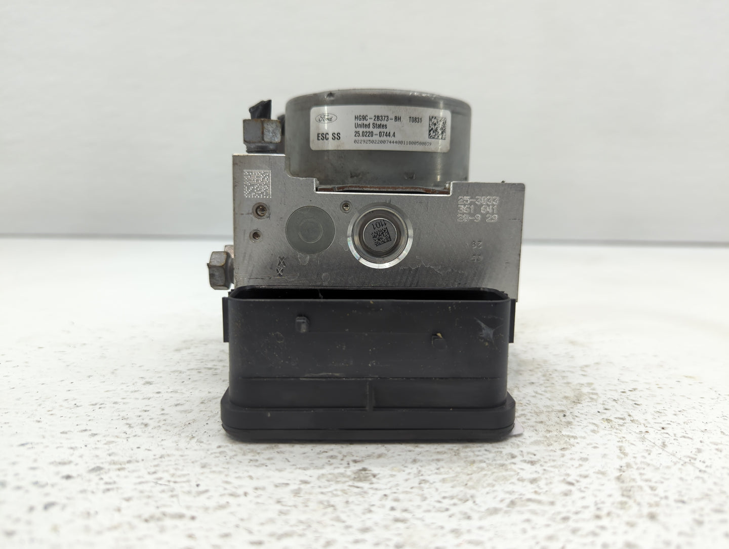 2017-2018 Ford Fusion ABS Pump Control Module Replacement P/N:HG9C-2B373-BG HG9C-2C219-LG, HG9C-2B373-BH Fits Fits 2017 2018