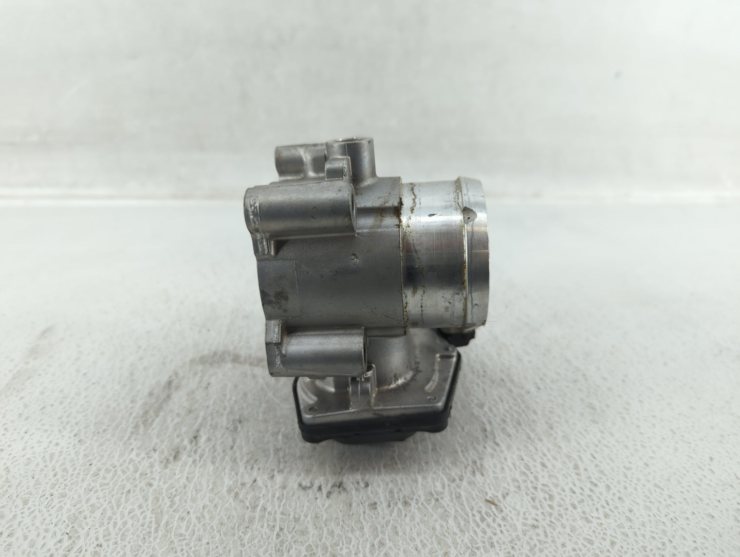 2014-2020 Ford Fusion Throttle Body P/N:DS7G-9F991-CA Fits Fits 2014 2015 2016 2017 2018 2019 2020 OEM Used Auto Parts - Oem