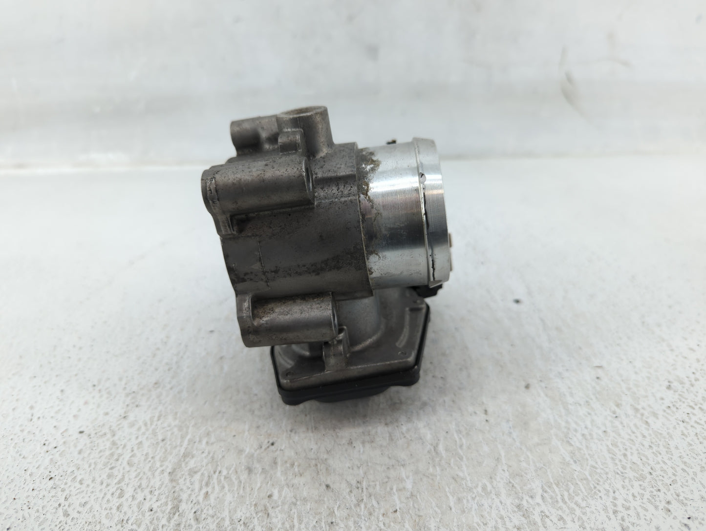 2014-2020 Ford Fusion Throttle Body P/N:DS7G-9F991-CA Fits Fits 2014 2015 2016 2017 2018 2019 2020 OEM Used Auto Parts - Oem