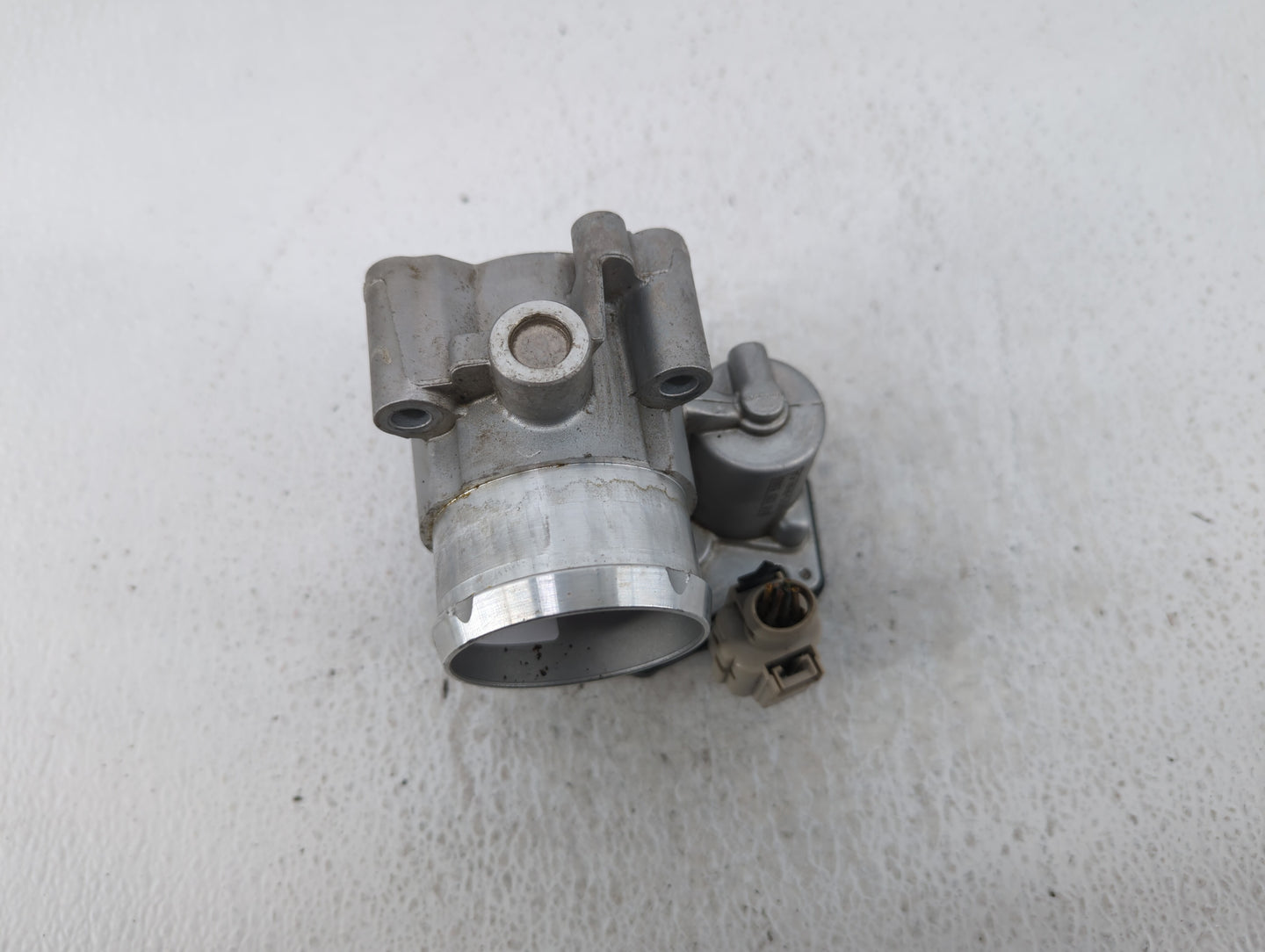 2014-2020 Ford Fusion Throttle Body P/N:DS7G-9F991-CA Fits Fits 2014 2015 2016 2017 2018 2019 2020 OEM Used Auto Parts - Oem