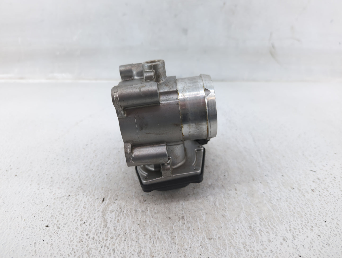 2014-2020 Ford Fusion Throttle Body P/N:DS7G-9F991-CA Fits Fits 2014 2015 2016 2017 2018 2019 2020 OEM Used Auto Parts - Oem