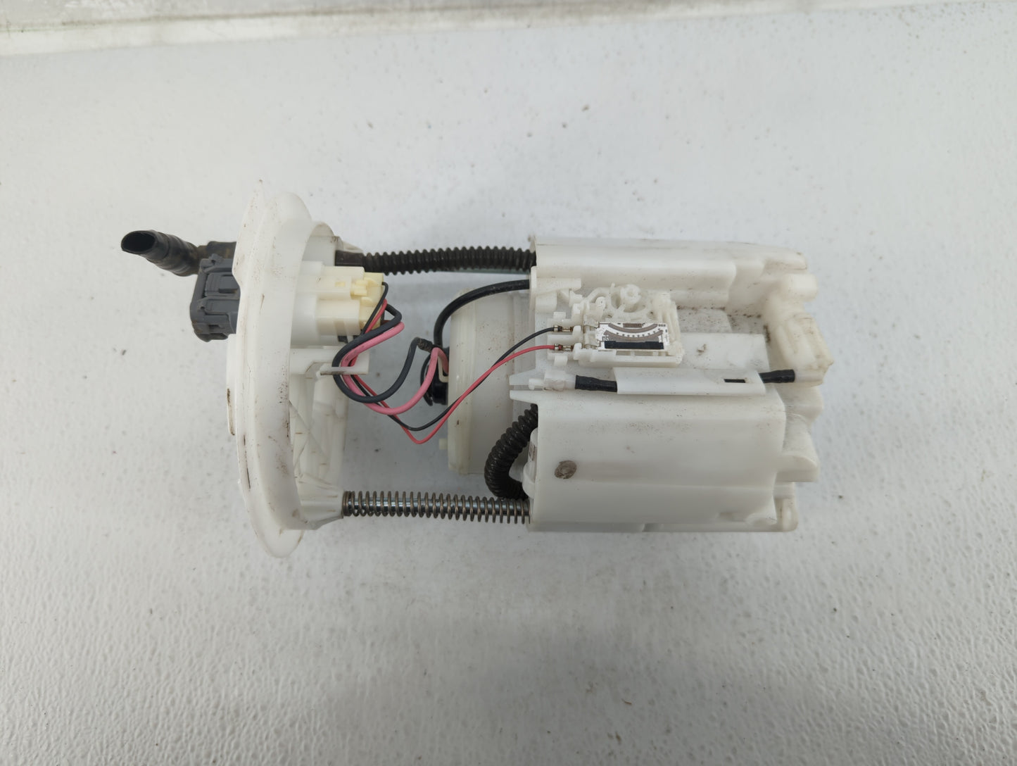 2013-2020 Ford Fusion Electrical Gas Fuel Pump Assembly - Oemusedautoparts1.com