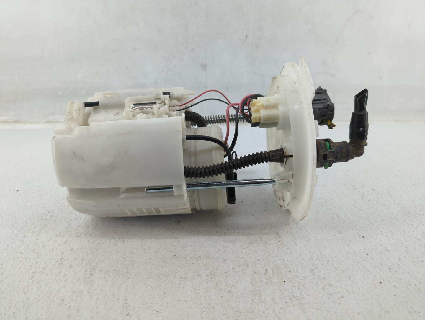 2013-2020 Ford Fusion Electrical Gas Fuel Pump Assembly - Oemusedautoparts1.com