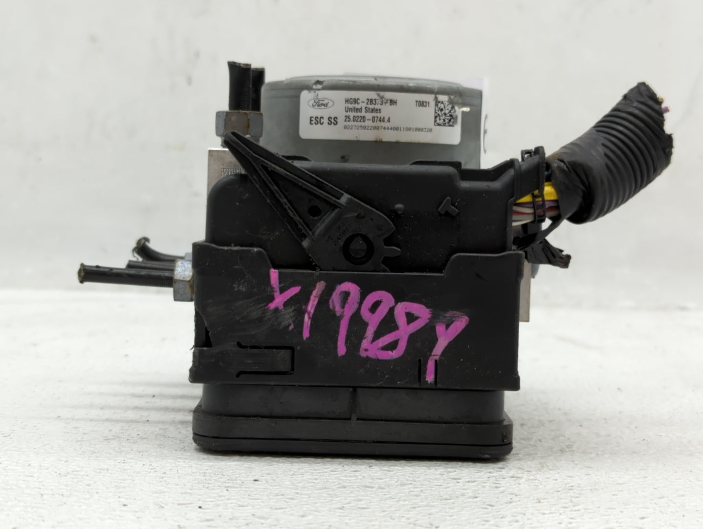 2017-2018 Ford Fusion ABS Pump Control Module Replacement P/N:HG9C-2B373-BH Fits Fits 2017 2018 OEM Used Auto Parts - Oemuse