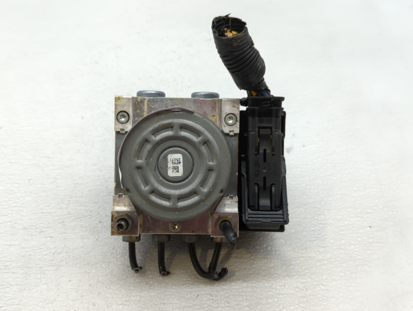 2017-2018 Ford Fusion ABS Pump Control Module Replacement P/N:HG9C-2B373-AH Fits Fits 2017 2018 OEM Used Auto Parts - Oemuse