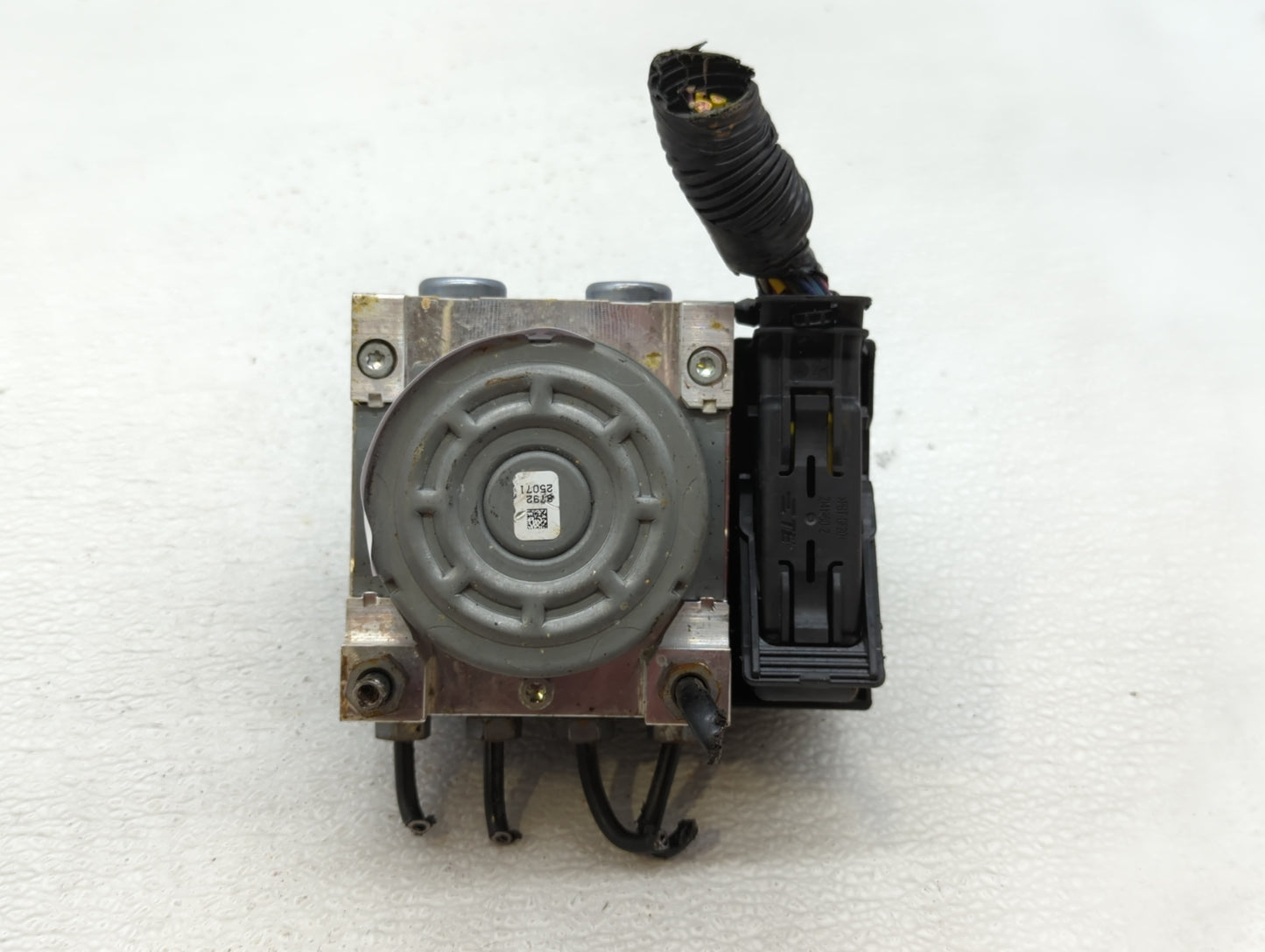 2017-2018 Ford Fusion ABS Pump Control Module Replacement P/N:HG9C-2B373-AH Fits Fits 2017 2018 OEM Used Auto Parts - Oemuse