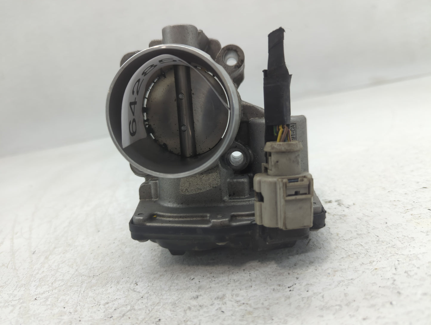 2014-2020 Ford Fusion Throttle Body P/N:DS7G-9F991-CA B18 045 6082 Fits Fits 2014 2015 2016 2017 2018 2019 2020 OEM Used Aut