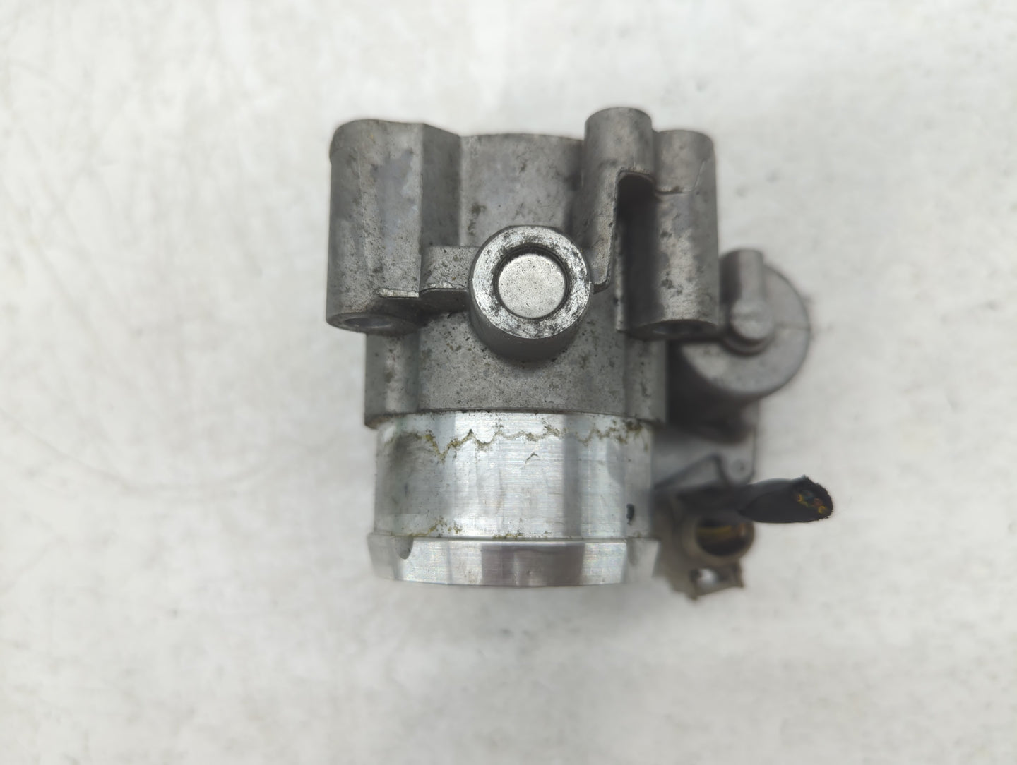 2014-2020 Ford Fusion Throttle Body P/N:DS7G-9F991-CA B18 045 6082 Fits Fits 2014 2015 2016 2017 2018 2019 2020 OEM Used Aut