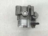 2014-2020 Ford Fusion Throttle Body P/N:DS7G-9F991-CA B18 045 6082 Fits Fits 2014 2015 2016 2017 2018 2019 2020 OEM Used Aut